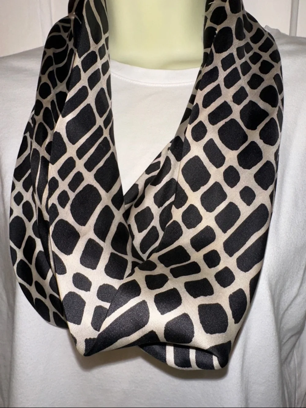 Vtg  Scarves by Vera Black & Tan Abstract Graphic Print Silk‎ Infinity Scarf